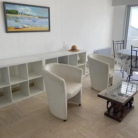 Moderne Avec Terrasse Et Garage à - Fr-1-494-65 * Royan