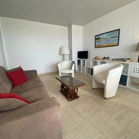 Moderne Avec Terrasse Et Garage à - Fr-1-494-65