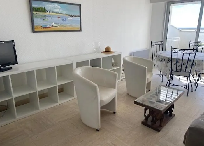 Moderne Avec Terrasse Et Garage à - Fr-1-494-65 * Royan